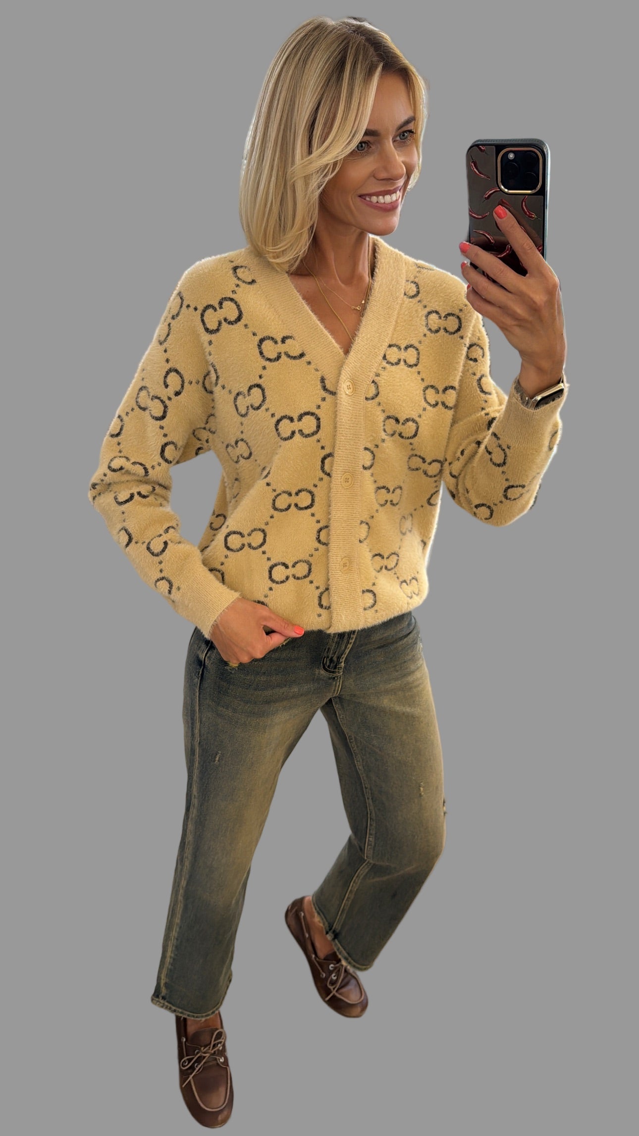 Megztinis su sagutėmis