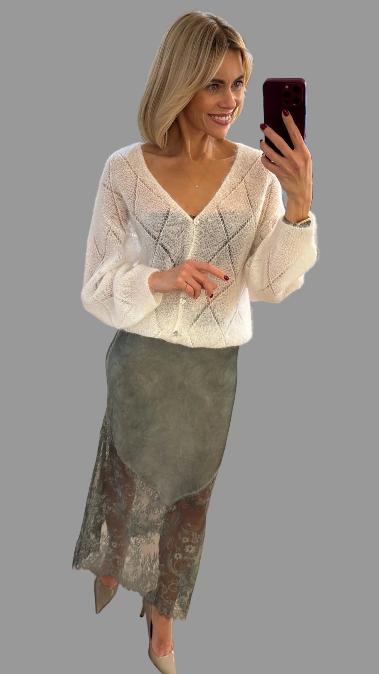 Sijonas su gipiūro apačia