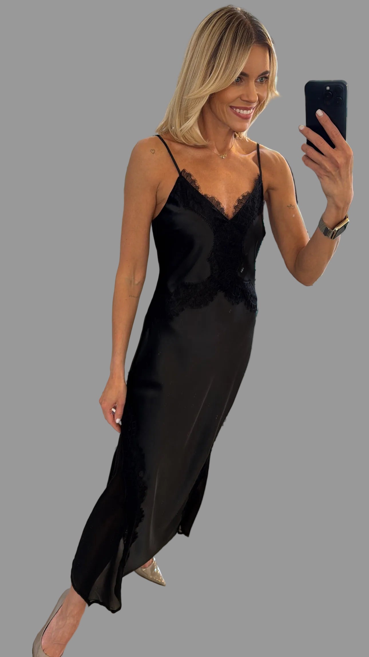Suknelė “slip dress” modelio su nėriniais