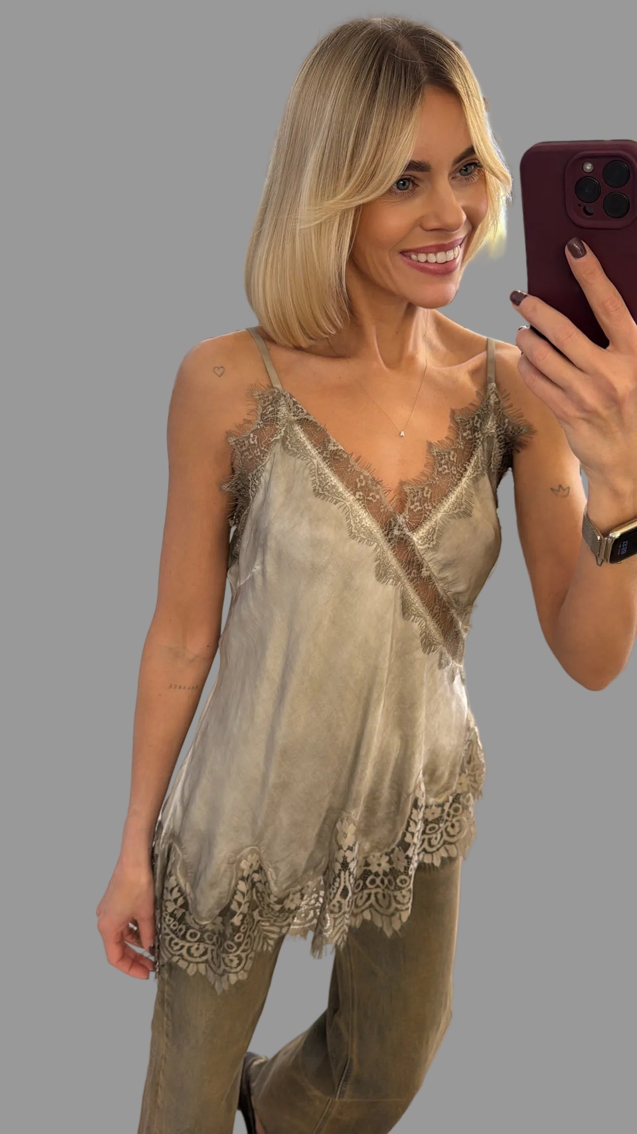 Topas/palaidinė su petnešėlėmis ir nėriniais