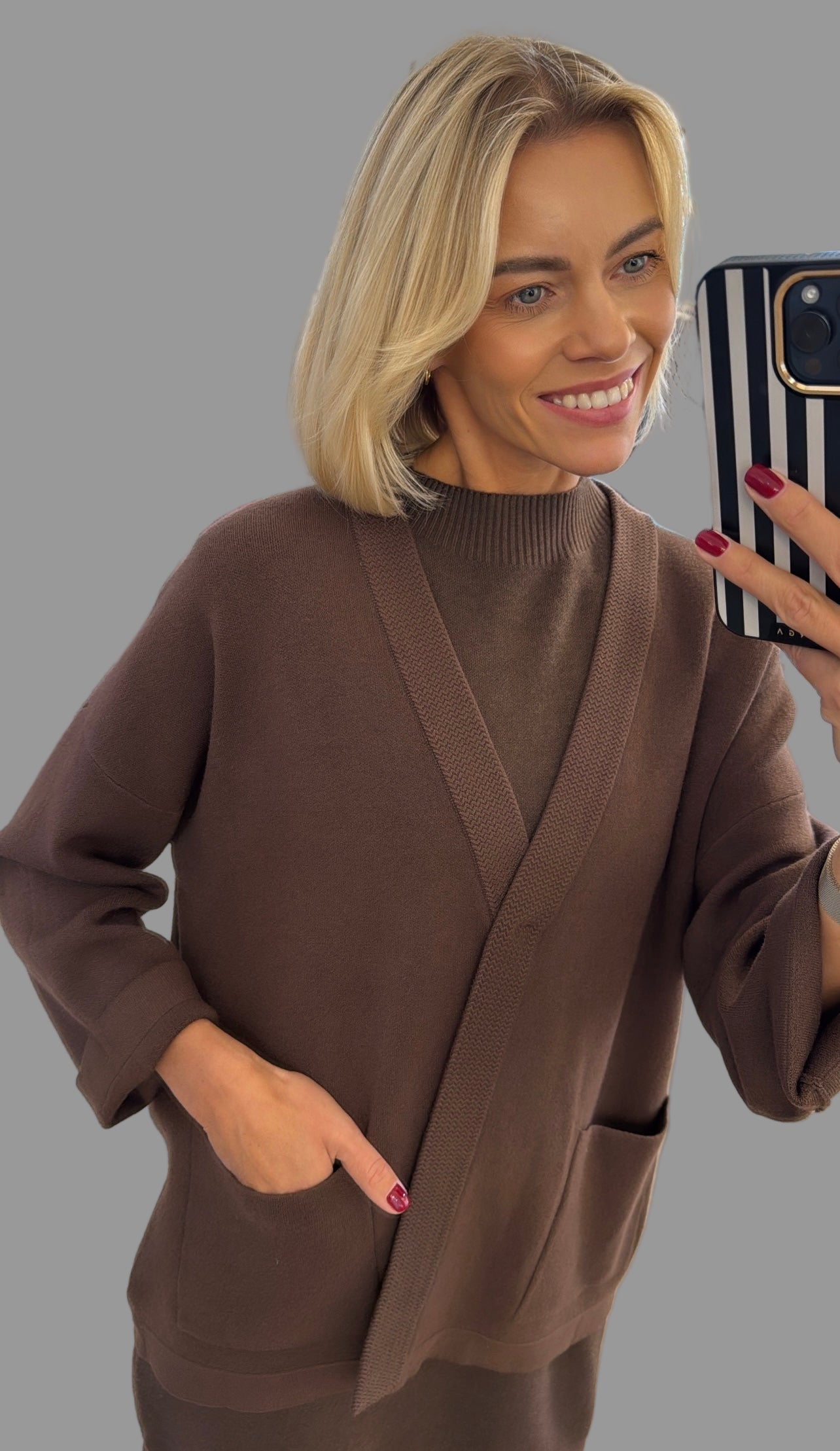 Megztinis su viena saga