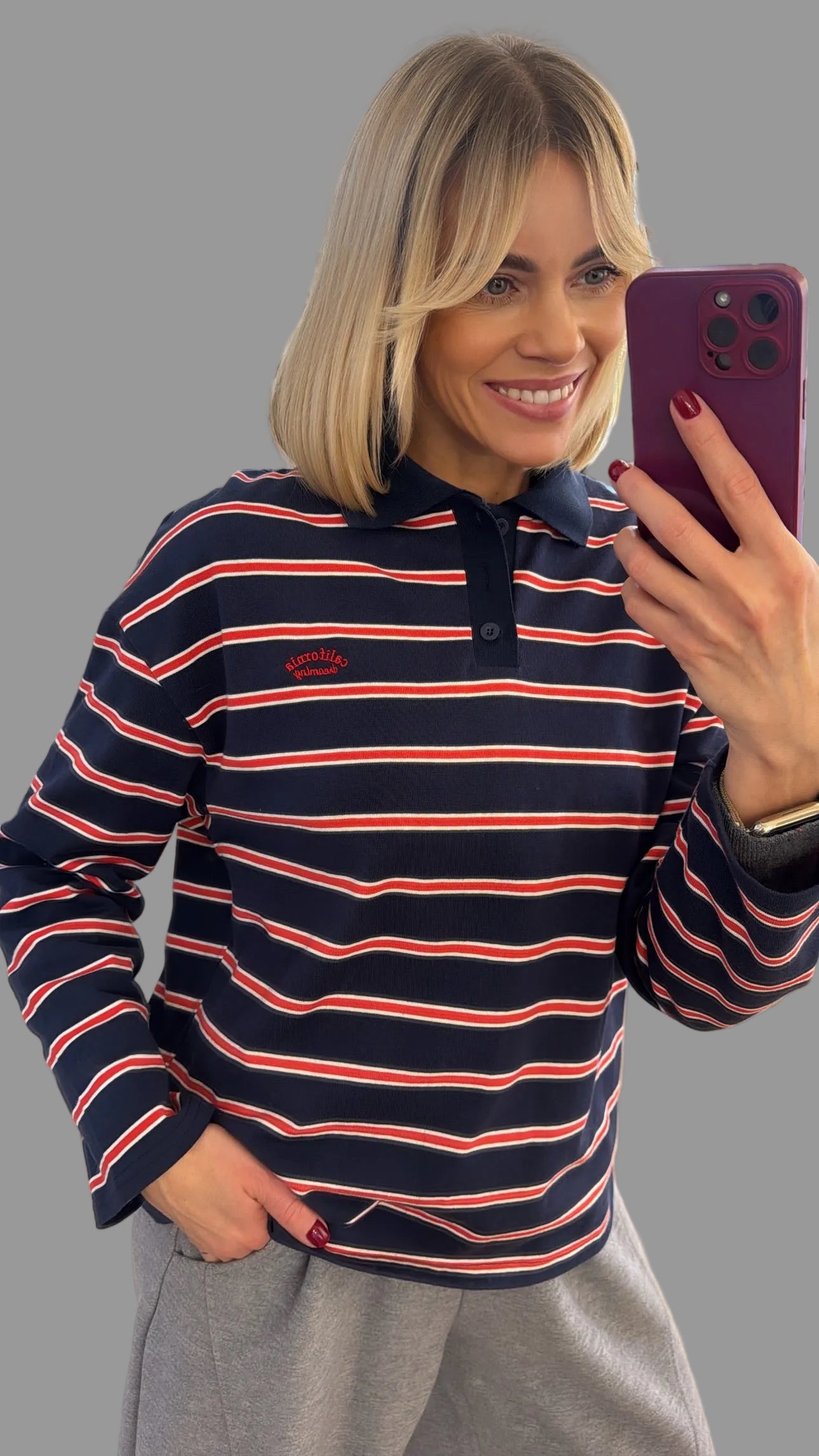 Palaidinė polo modelio platesnė