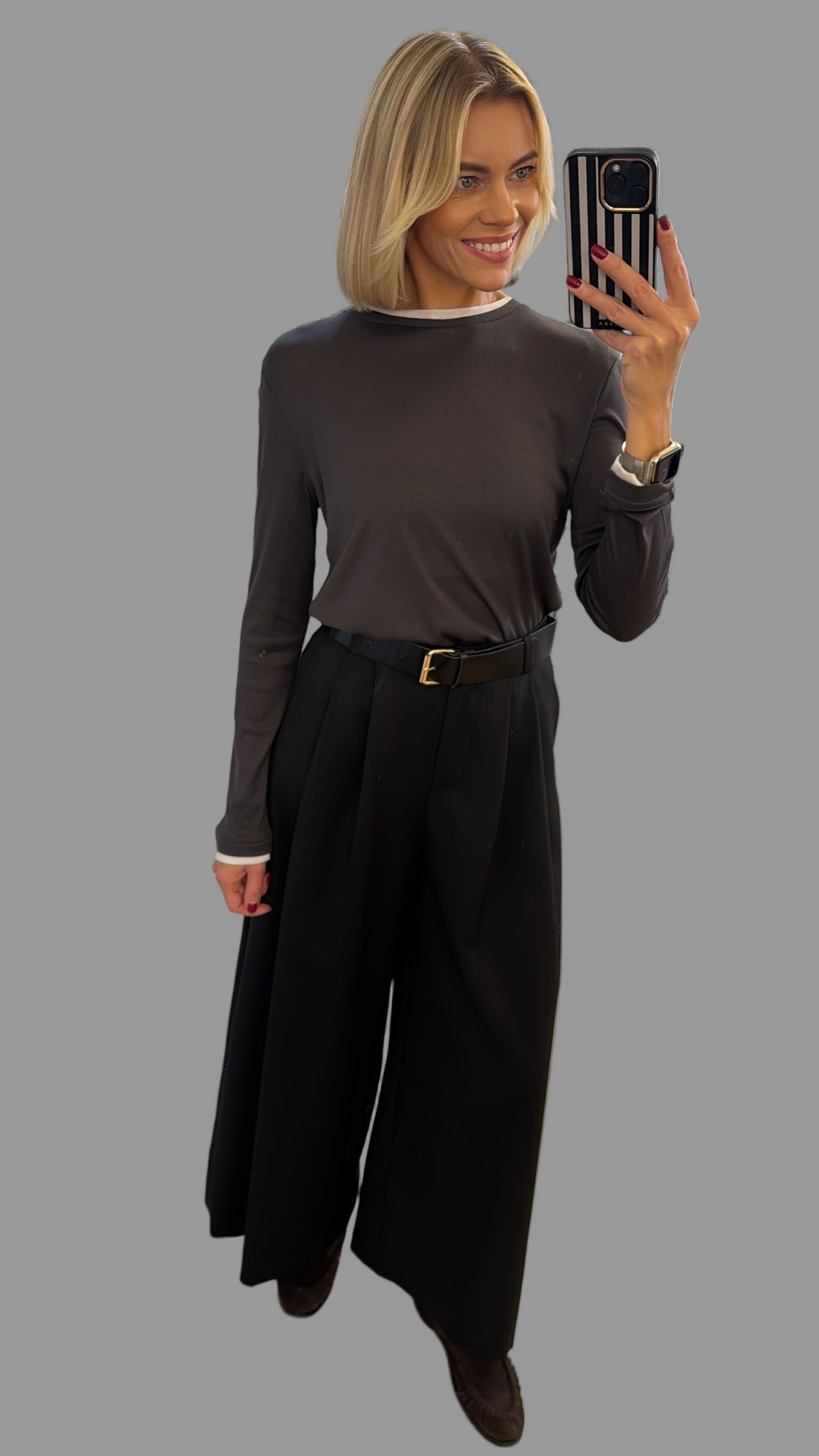 Kelnės plačios su diržu