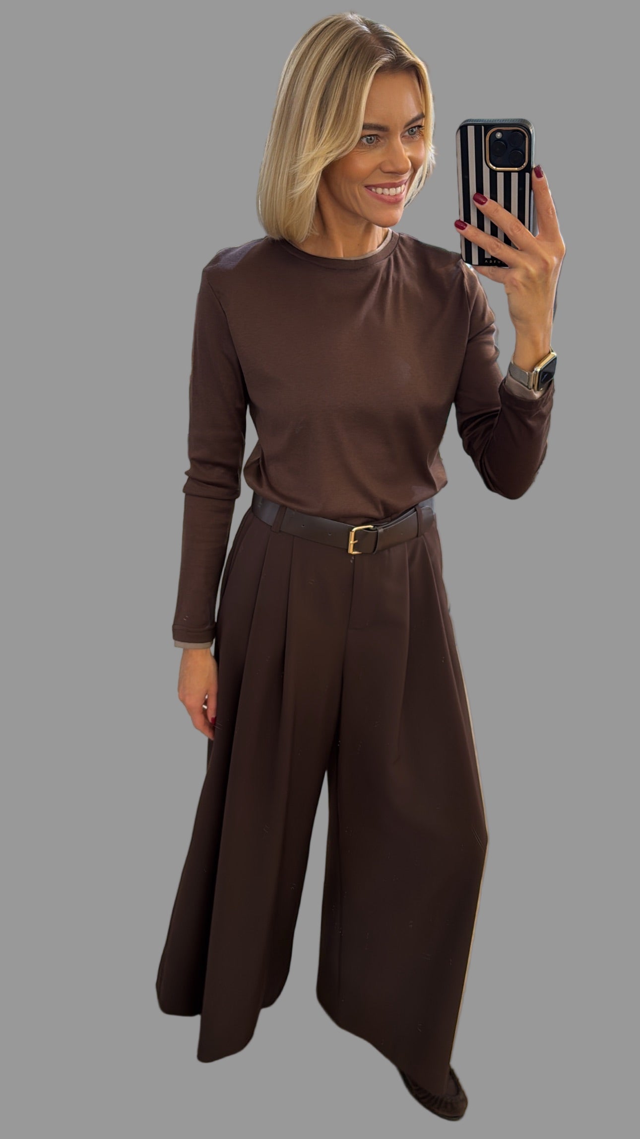 Kelnės plačios su diržu