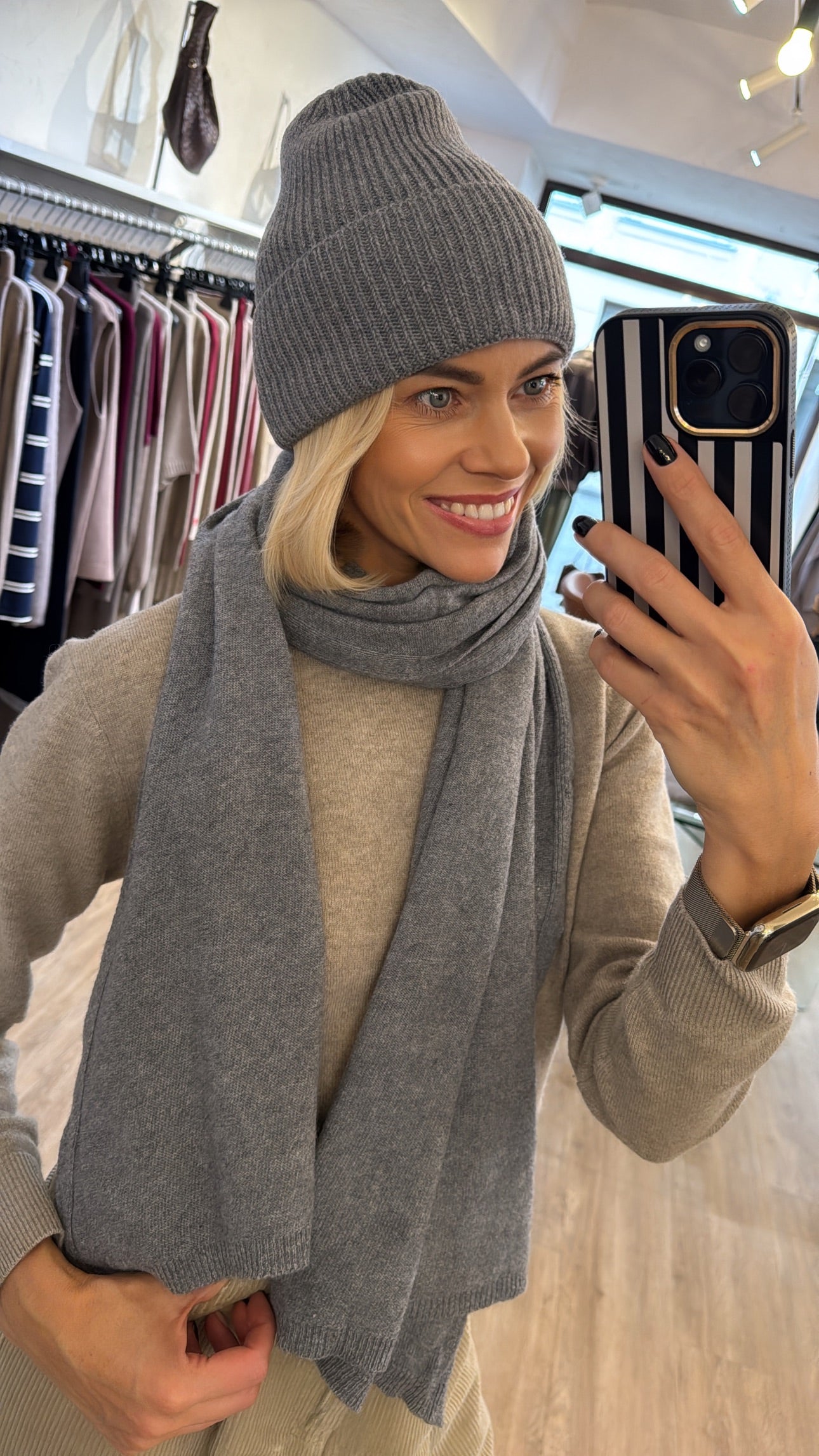 Kepurės ir šaliko komplektas