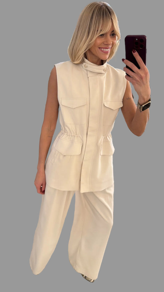 Kostiumas su liemene