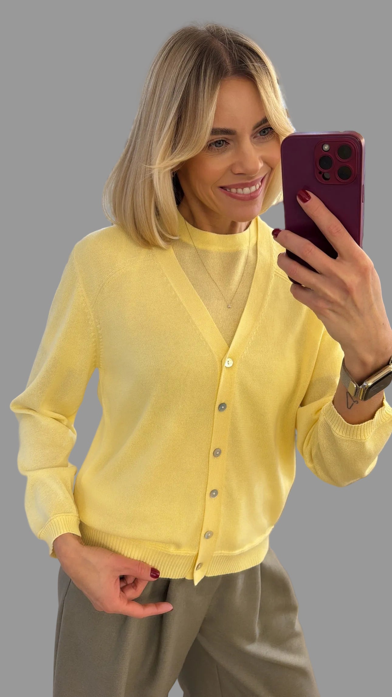 Megztinis su sagutėmis