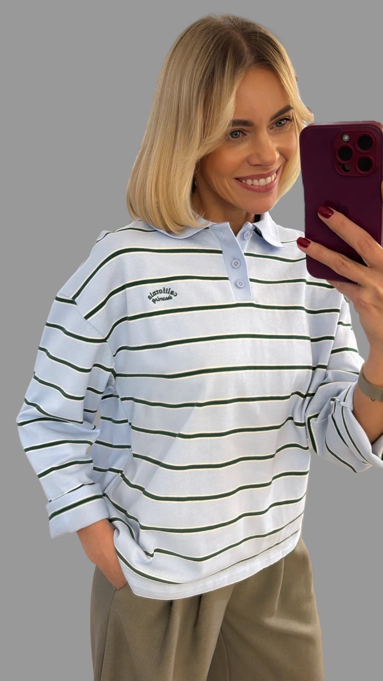 Palaidinė polo modelio platesnė