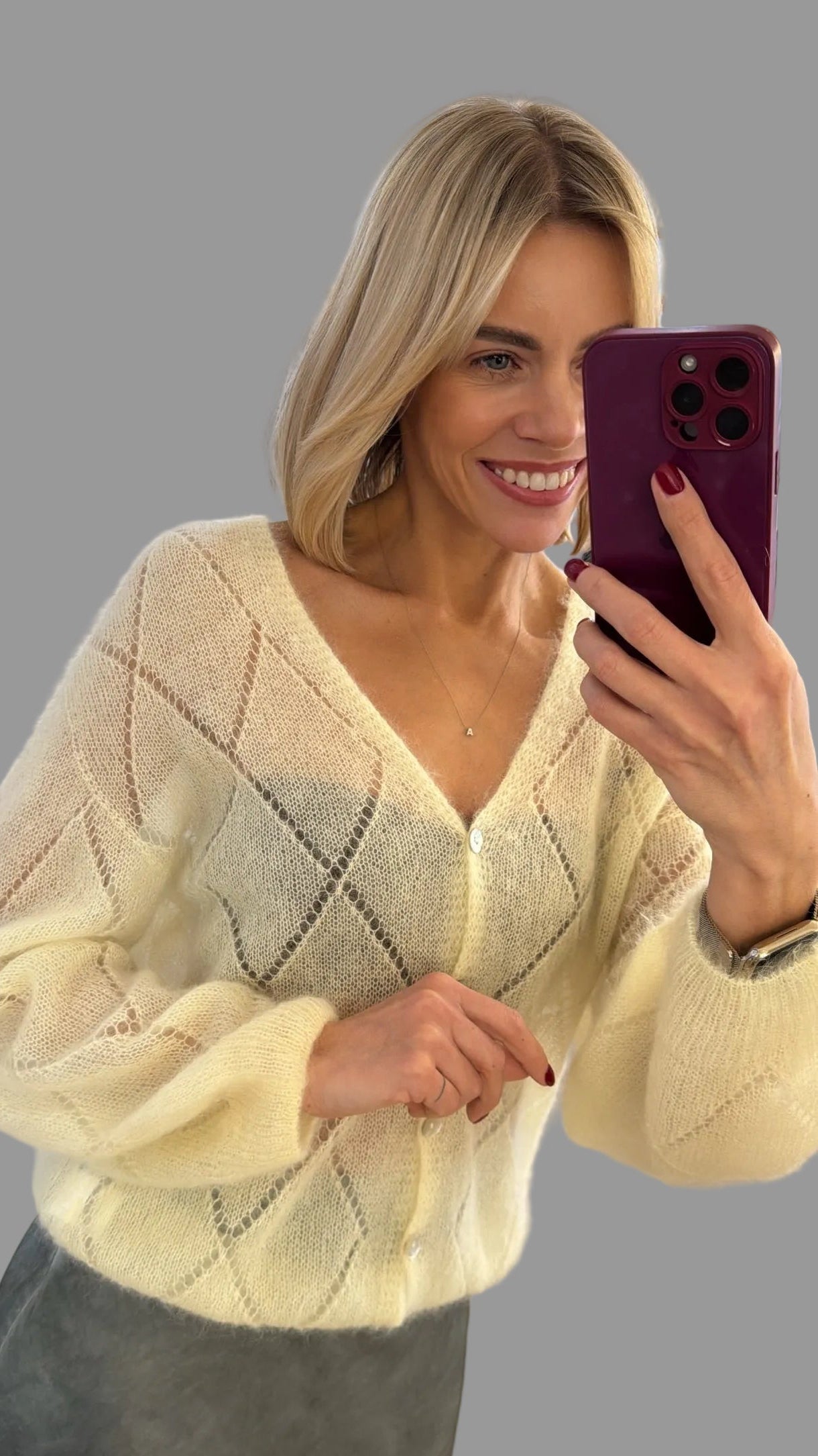 Megztinis lengvas permatomas su sagutėmis