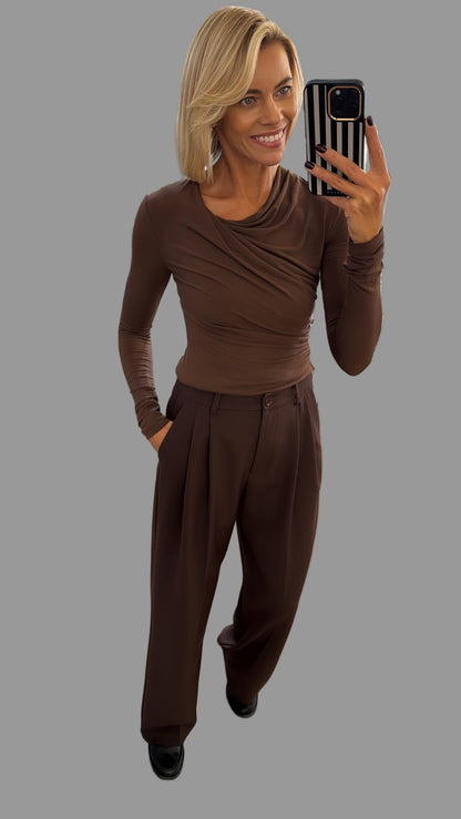 Kelnės tiesaus modelio