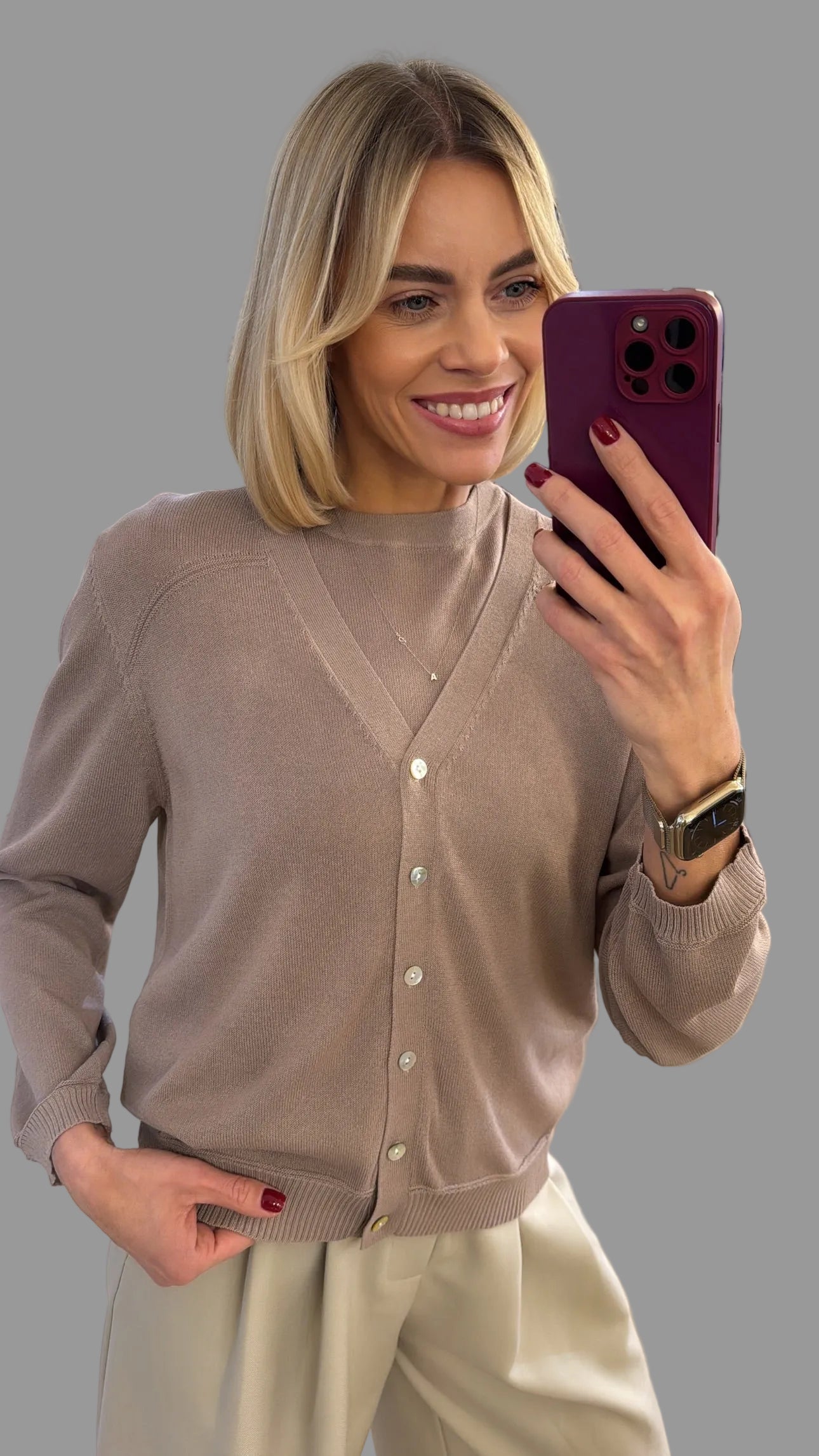 Megztinis su sagutėmis