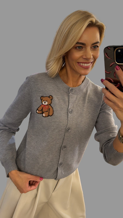 Megztinis su sagutėmis