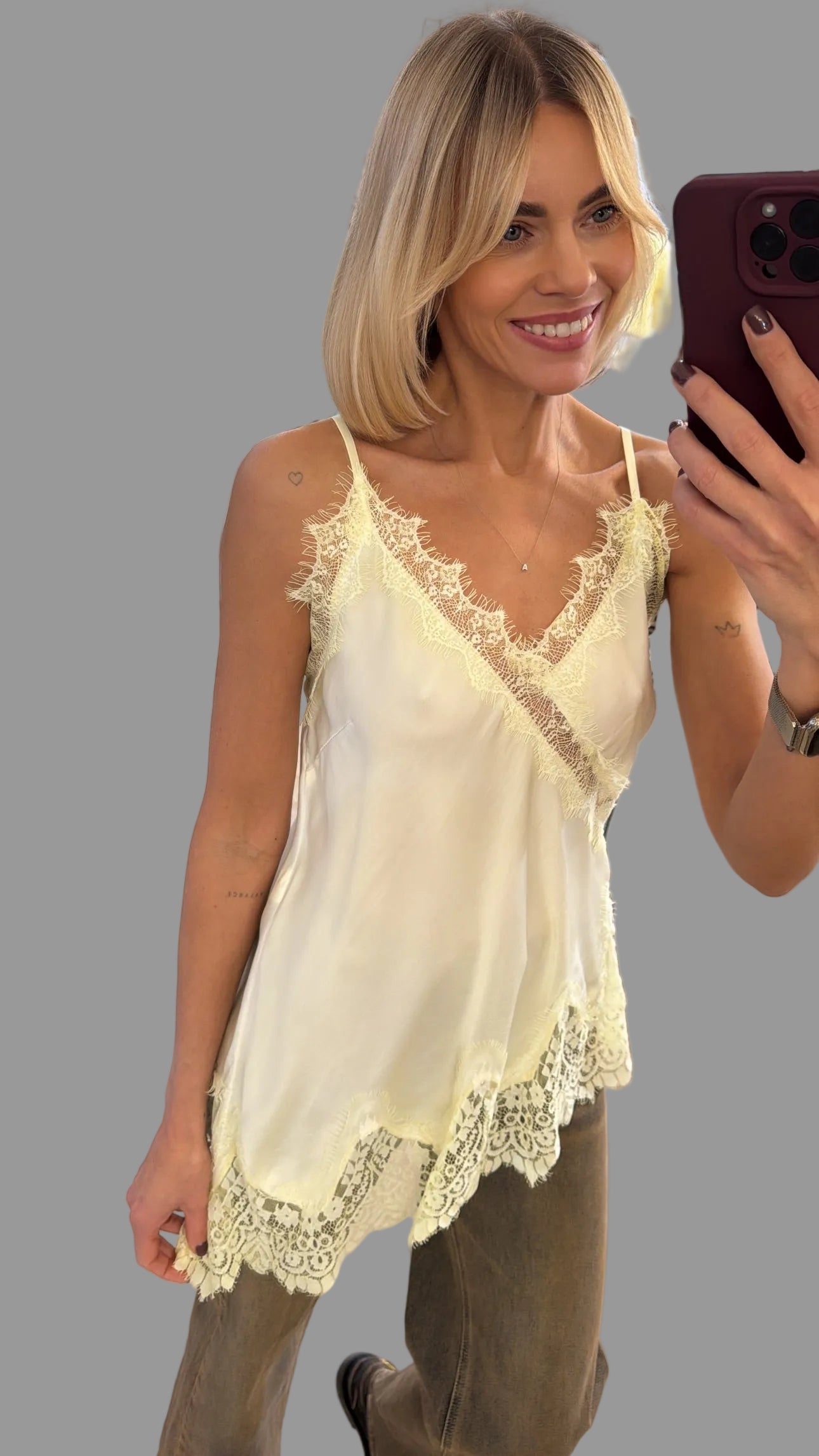 Topas/palaidinė su petnešėlėmis ir nėriniais