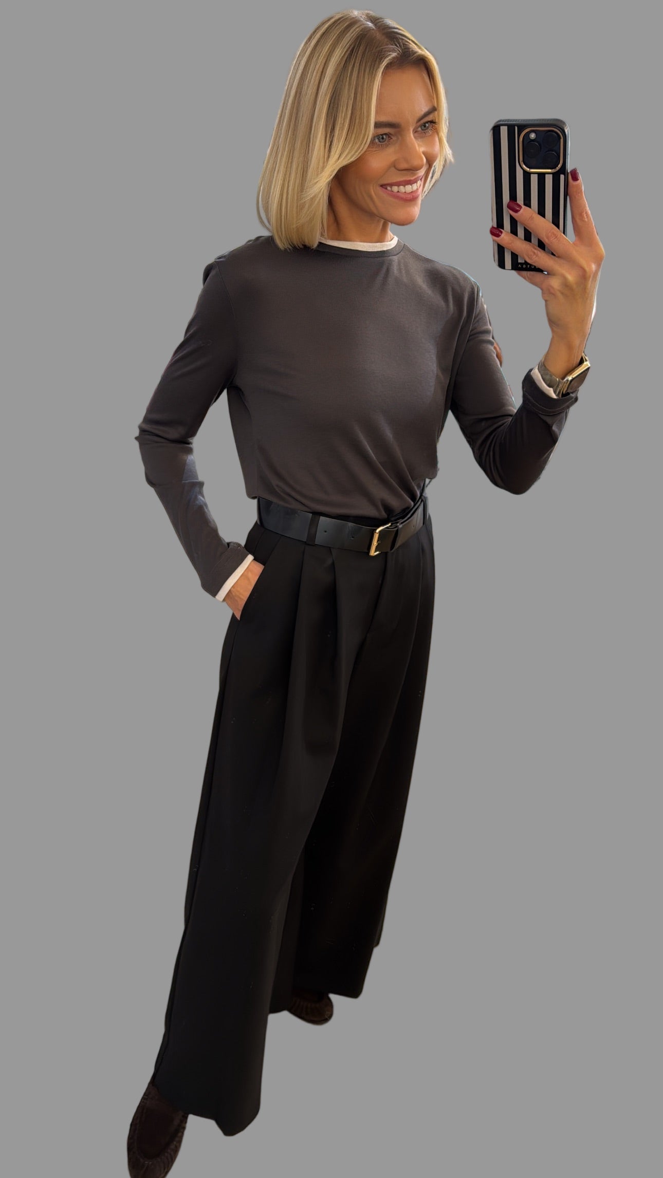 Kelnės plačios su diržu