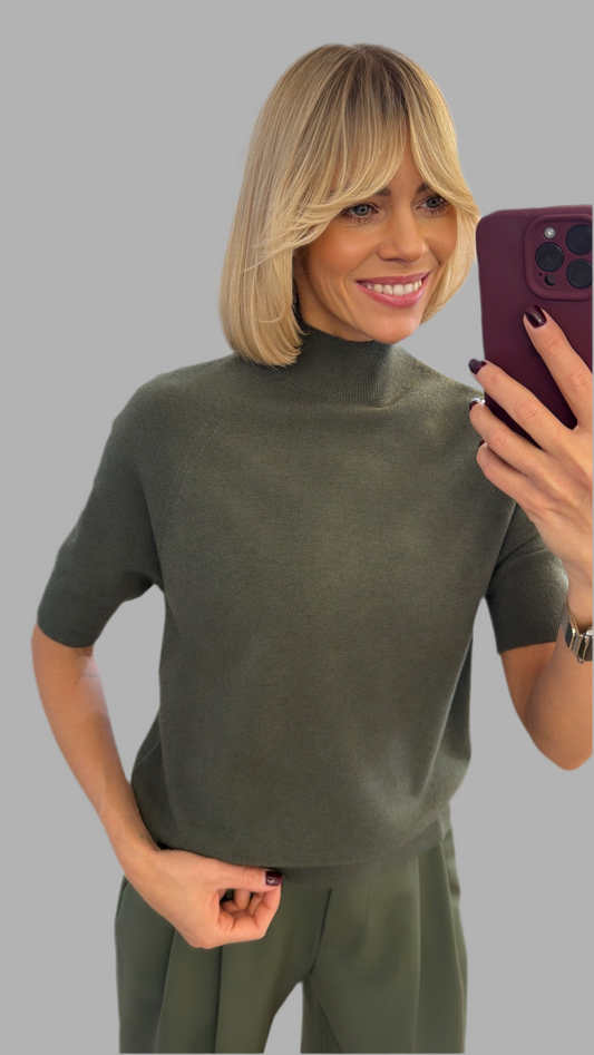 Megztinis trumpomis rankovėmis