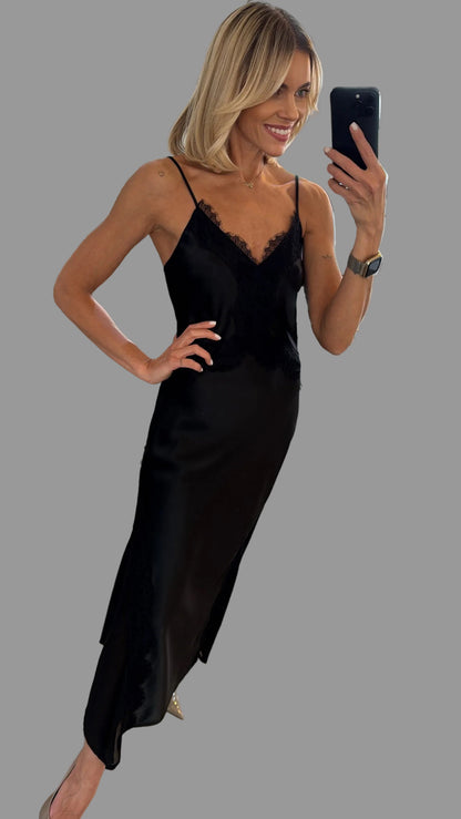 Suknelė “slip dress” modelio su nėriniais