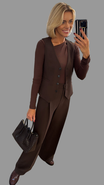 Kostiumas su liemene