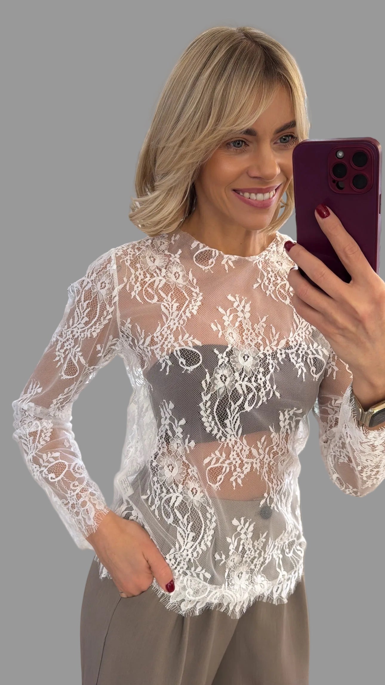 Palaidinė iš nėrinių