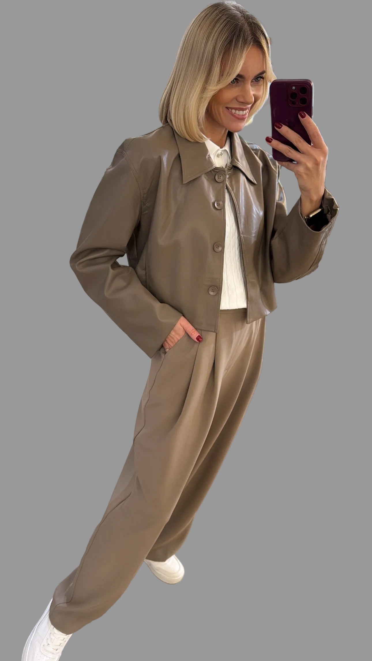 Švarkas patrumpintas eco odos su pamušalu