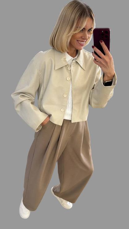 Švarkas patrumpintas eco odos su pamušalu