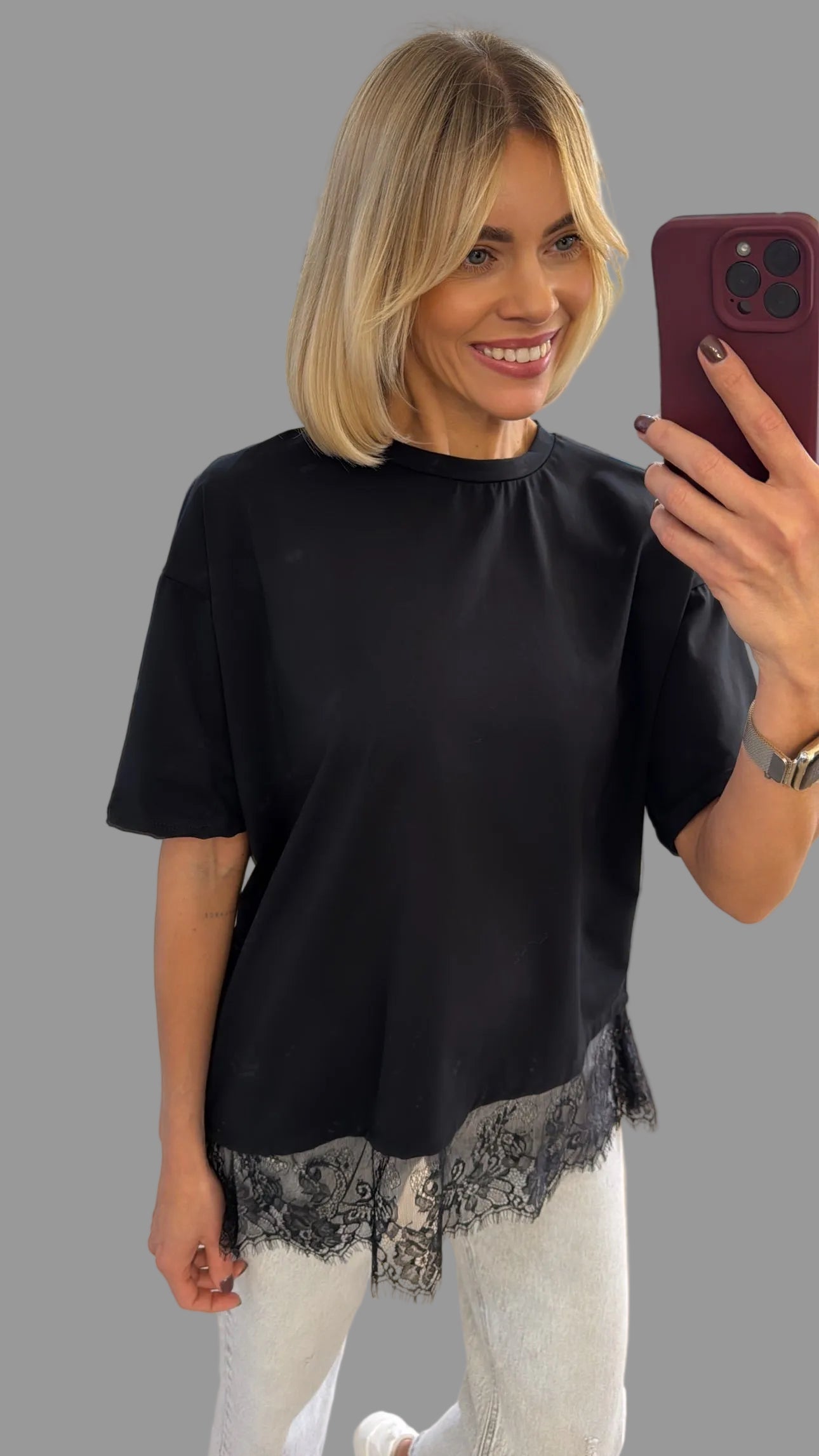 Marškinėliai su nėriniu apačioje