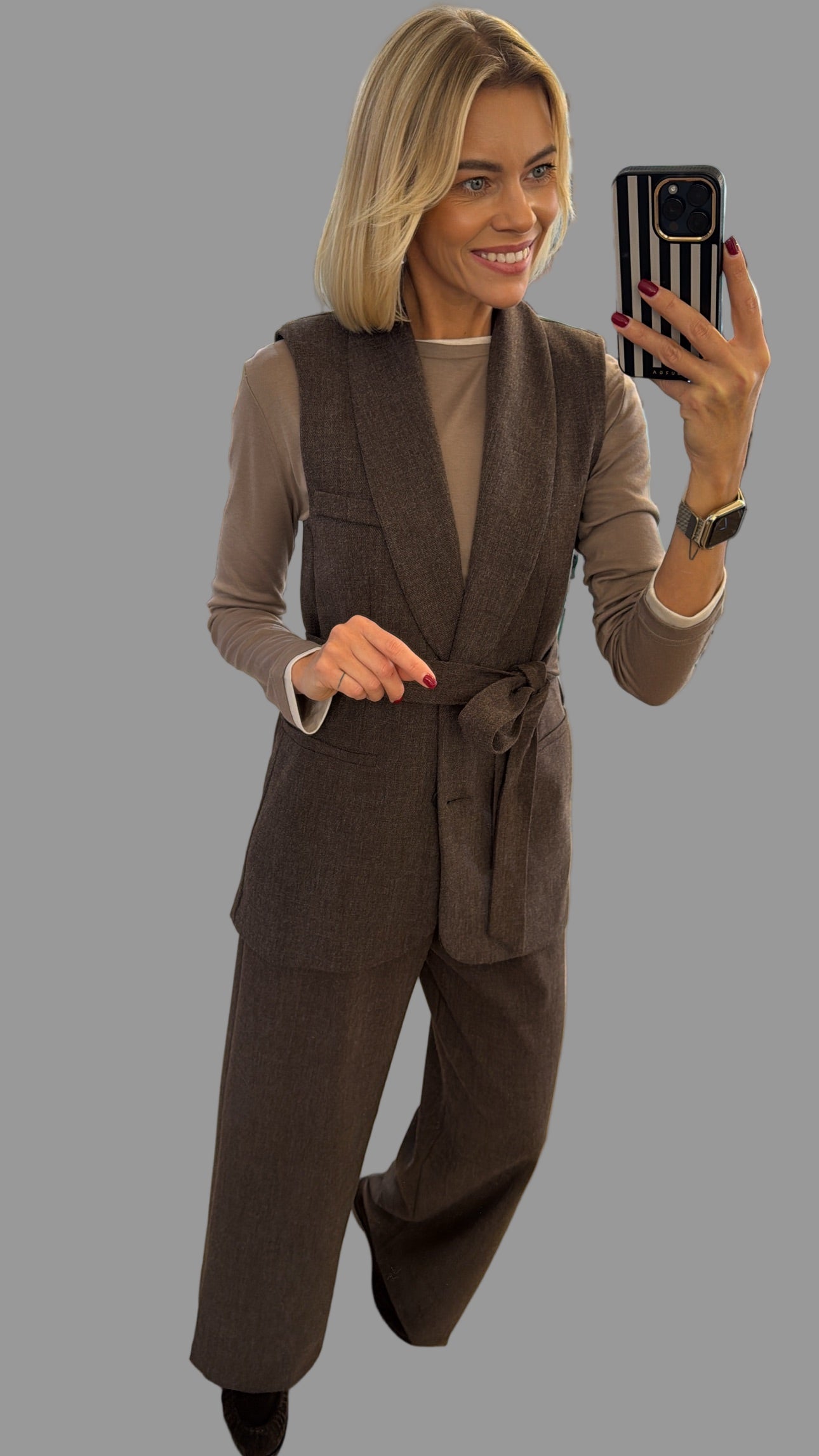 Liemenė ilgesnė su dirželiu