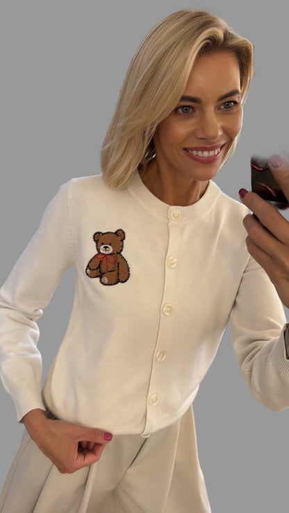 Megztinis su sagutėmis