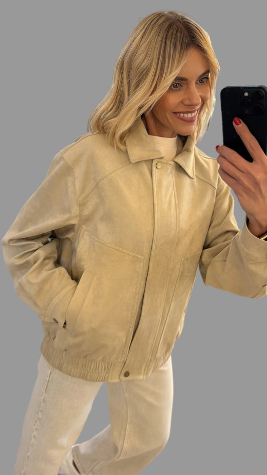 Striukė bomberio modelio