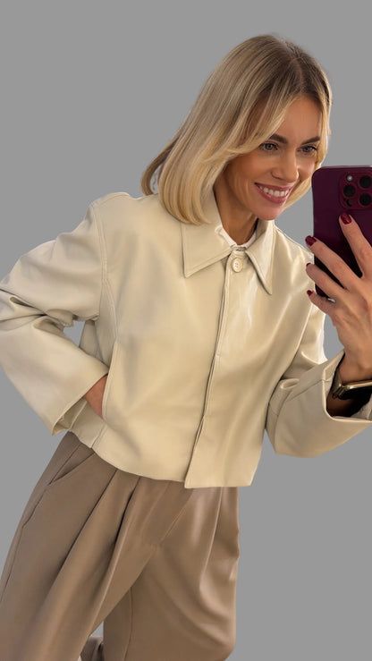 Švarkas patrumpintas eco odos su pamušalu