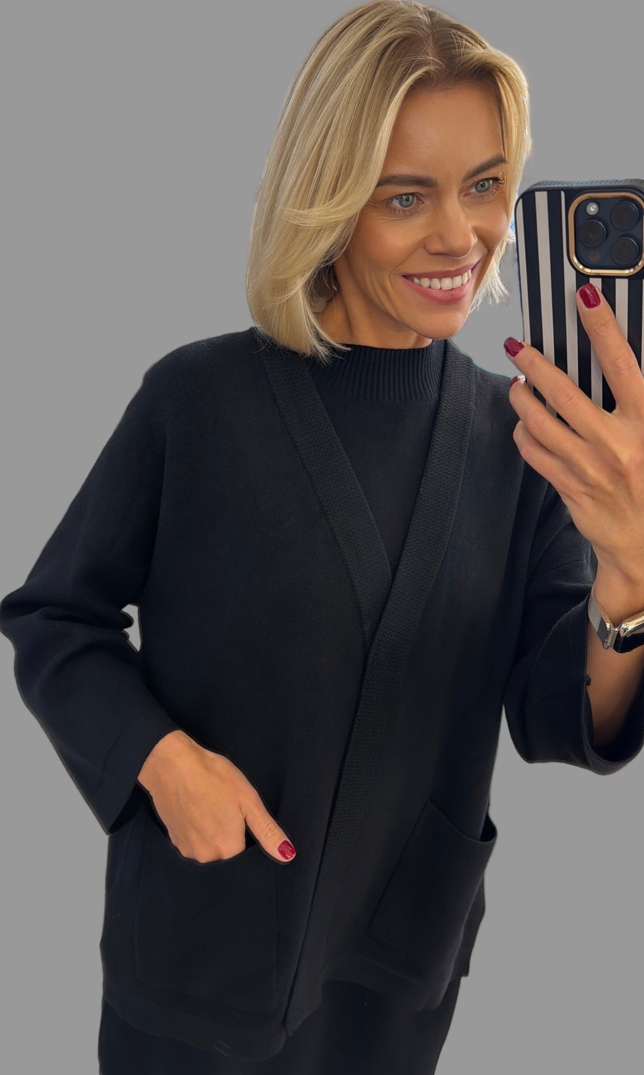 Megztinis su viena saga