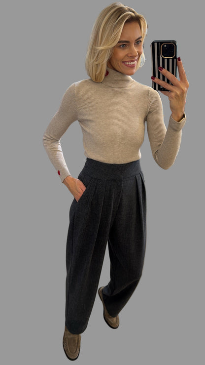 Kelnės aukštu liemeniu šiltesnio audinio