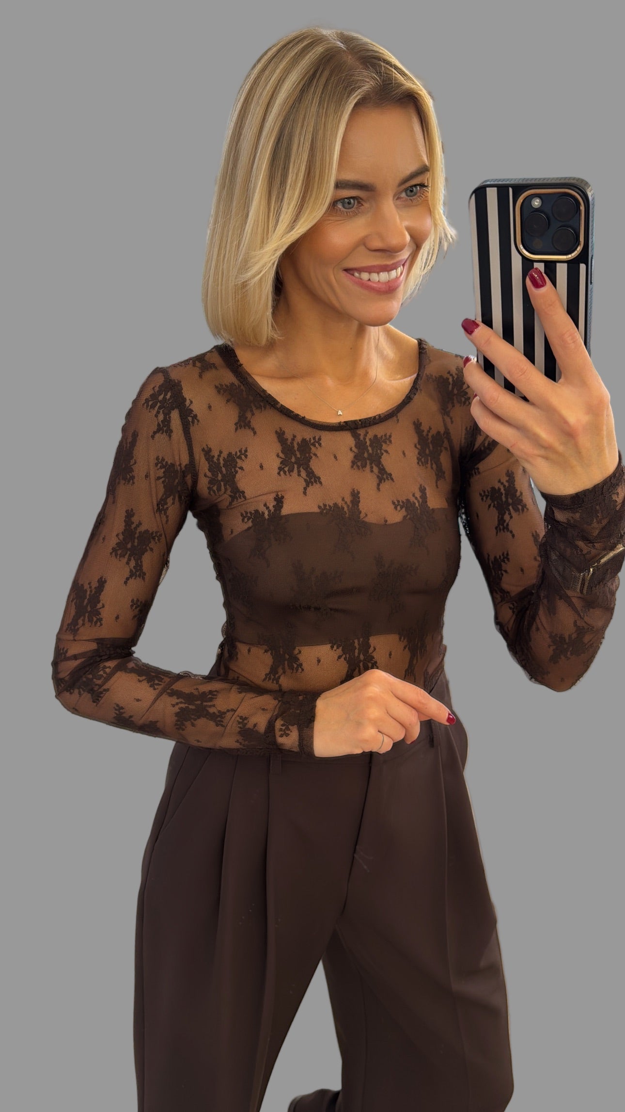 Palaidine su rašteliu permatoma